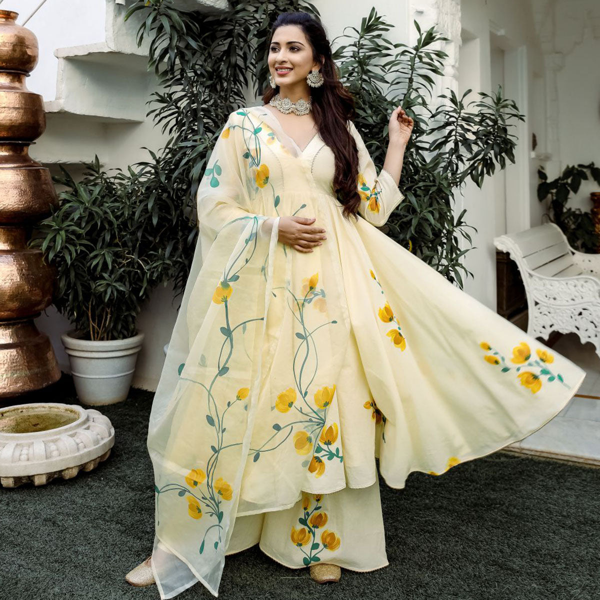 Trending Sister Of The Bride Outfit Ideas For Every Wedding Function! | Haldi  dress, Haldi dress ideas, Function dresses